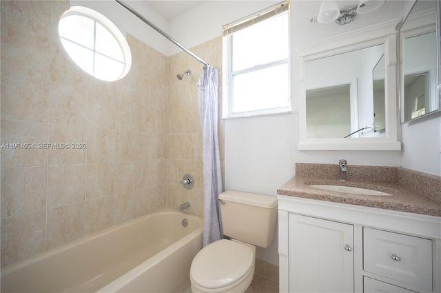 2621 Oakbrook Ln, Weston, FL 33332