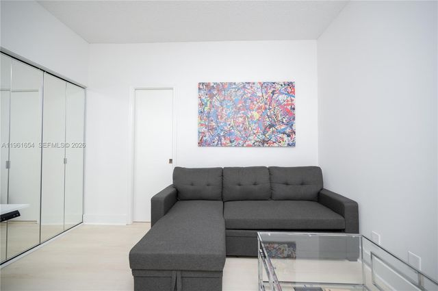 2621 Oakbrook Ln, Weston, FL 33332