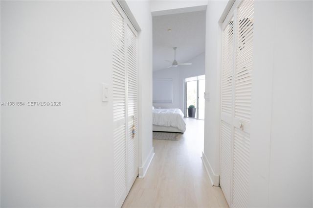 2621 Oakbrook Ln, Weston, FL 33332