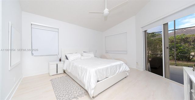 2621 Oakbrook Ln, Weston, FL 33332