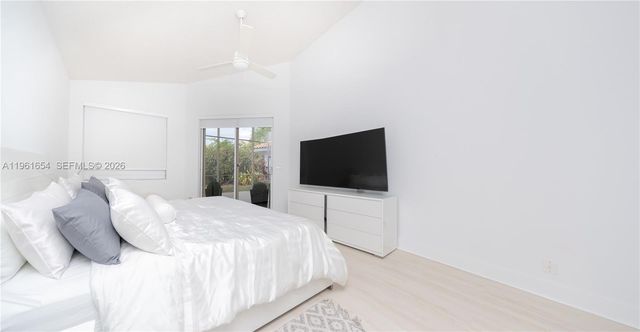 2621 Oakbrook Ln, Weston, FL 33332