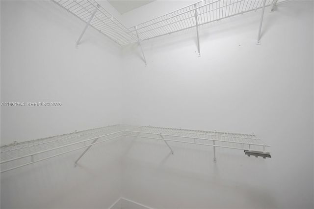 2621 Oakbrook Ln, Weston, FL 33332