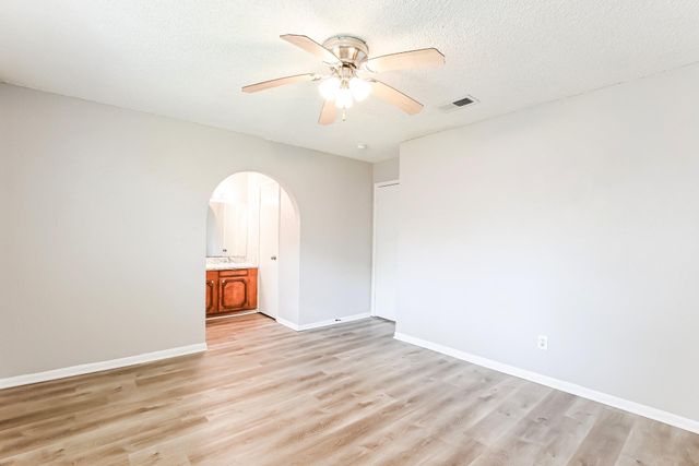 2811 26th Street, Dickinson, TX 77539
