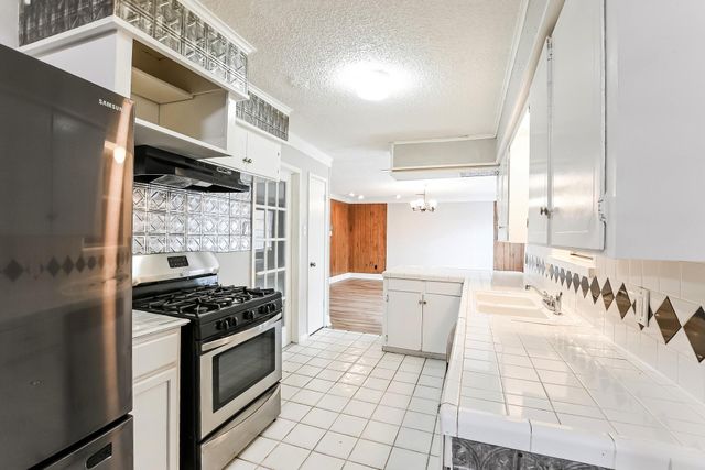 2811 26th Street, Dickinson, TX 77539