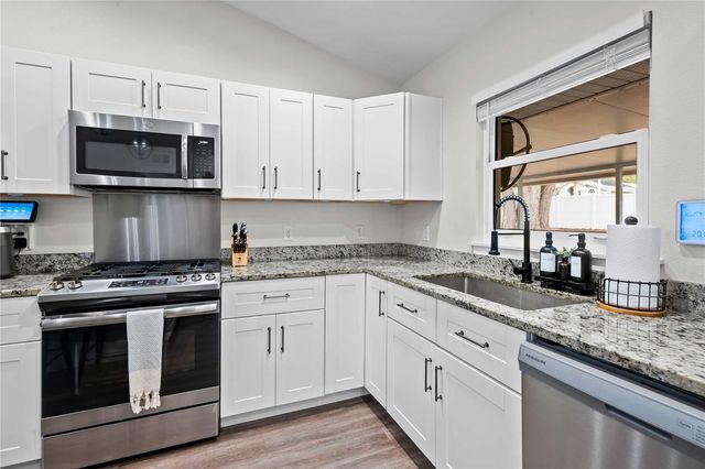 12202 MEADOW LANE, San Antonio, FL 33576