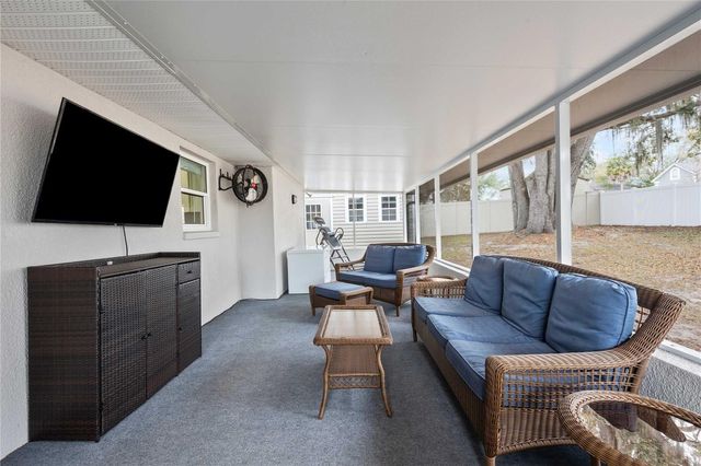 12202 MEADOW LANE, San Antonio, FL 33576