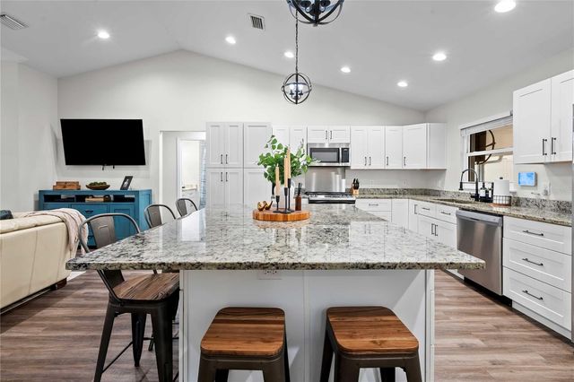 12202 MEADOW LANE, San Antonio, FL 33576