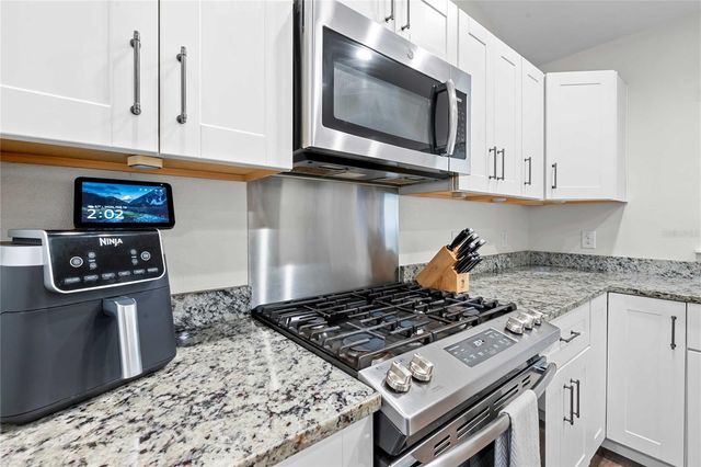 12202 MEADOW LANE, San Antonio, FL 33576