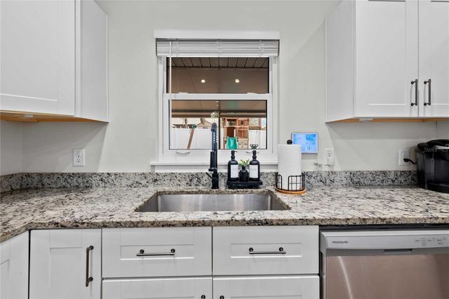 12202 MEADOW LANE, San Antonio, FL 33576