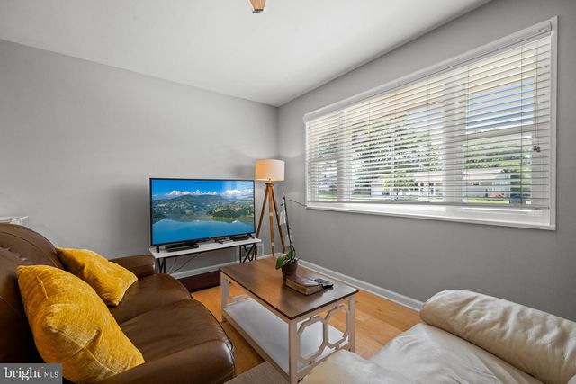 6109 LEEWOOD DR, Alexandria, VA 22310