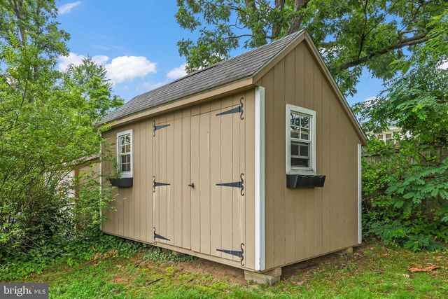 6109 LEEWOOD DR, Alexandria, VA 22310