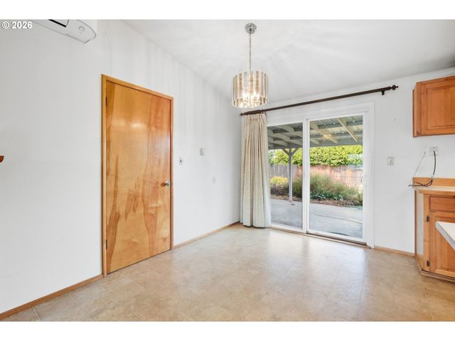 1318 Quinalt St, Springfield, OR 97477