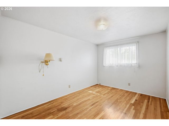 1318 Quinalt St, Springfield, OR 97477