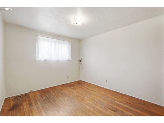 1318 Quinalt St, Springfield, OR 97477
