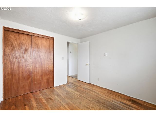 1318 Quinalt St, Springfield, OR 97477