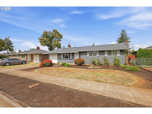1318 Quinalt St, Springfield, OR 97477