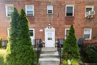 15 LEEWOOD Circle 1R, Eastchester, NY 10709