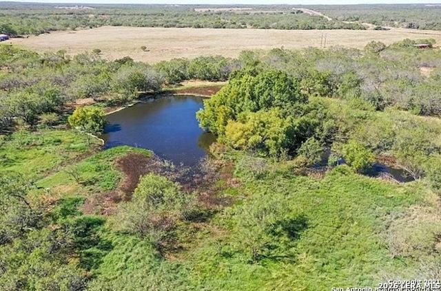 15655 highway 140, Charlotte, TX 78011