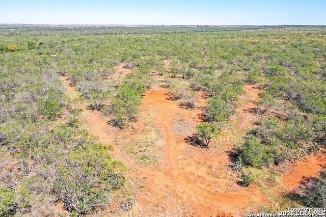 15655 highway 140, Charlotte, TX 78011