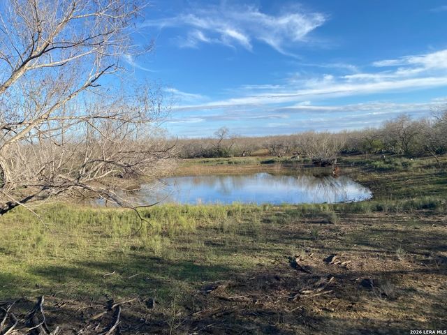 15655 highway 140, Charlotte, TX 78011