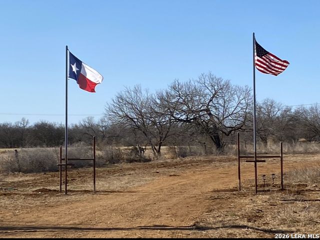 15655 highway 140, Charlotte, TX 78011