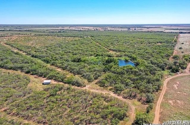 15655 highway 140, Charlotte, TX 78011