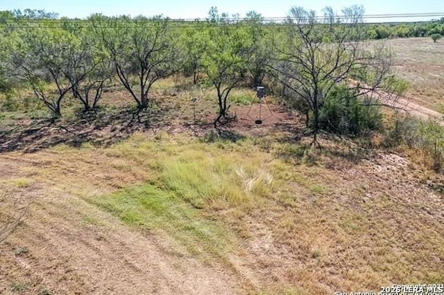 15655 highway 140, Charlotte, TX 78011