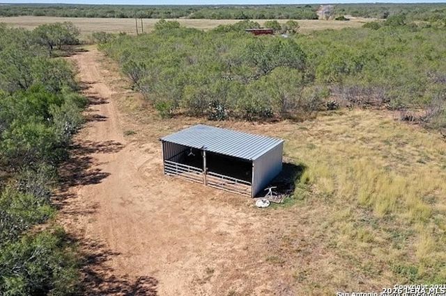 15655 highway 140, Charlotte, TX 78011