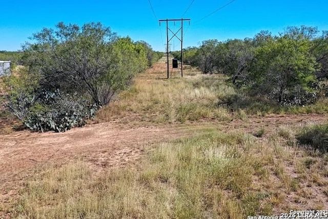 15655 highway 140, Charlotte, TX 78011