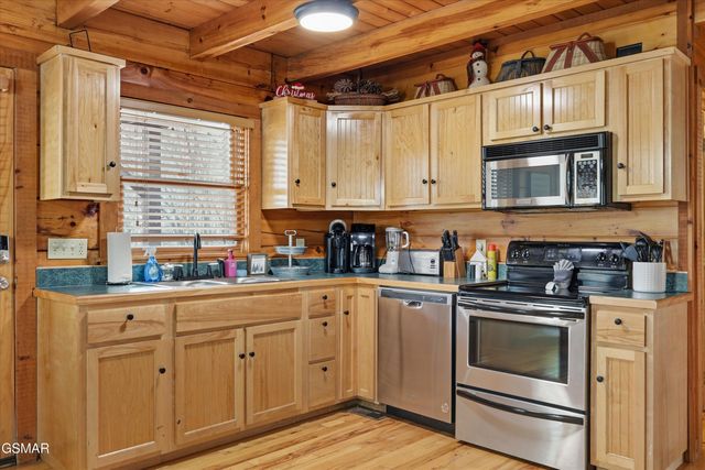 4224 Chamberlain Lane, Sevierville, TN 37862