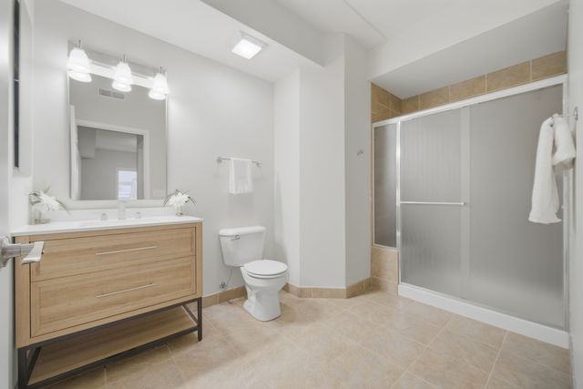 799 Graceland Avenue 404A, Des Plaines, IL 60016