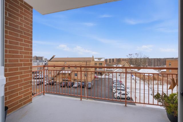 799 Graceland Avenue 404A, Des Plaines, IL 60016