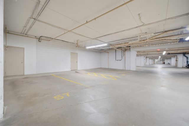 799 Graceland Avenue 404A, Des Plaines, IL 60016