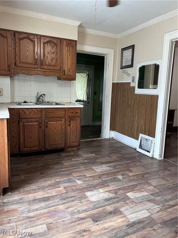 1546 White Avenue, Akron, OH 44307