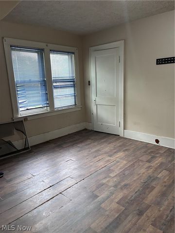 1546 White Avenue, Akron, OH 44307