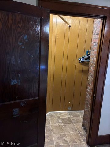 1546 White Avenue, Akron, OH 44307