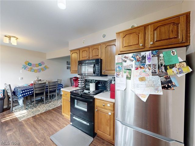 37450 Green Drive, Eastlake, OH 44095