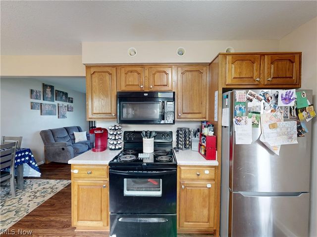 37450 Green Drive, Eastlake, OH 44095