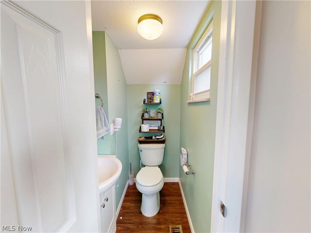 37450 Green Drive, Eastlake, OH 44095