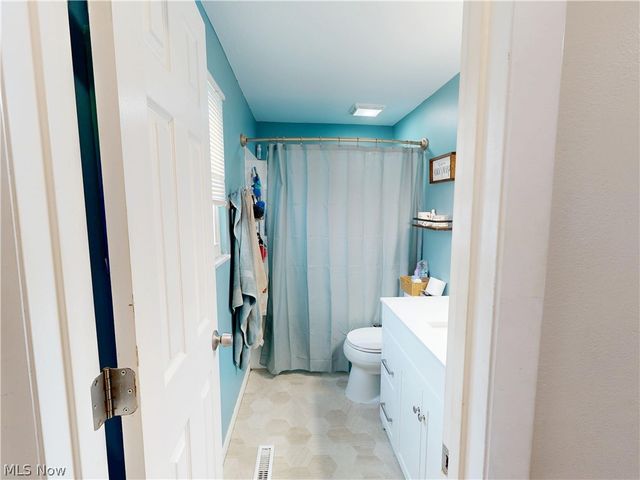 37450 Green Drive, Eastlake, OH 44095
