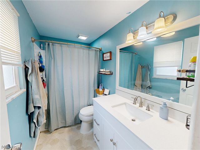 37450 Green Drive, Eastlake, OH 44095