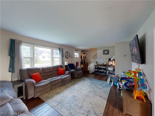37450 Green Drive, Eastlake, OH 44095