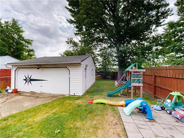 37450 Green Drive, Eastlake, OH 44095