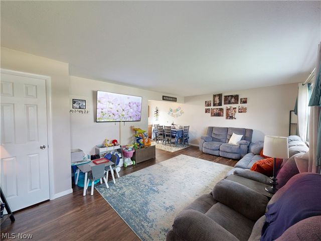37450 Green Drive, Eastlake, OH 44095