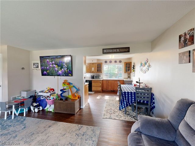 37450 Green Drive, Eastlake, OH 44095