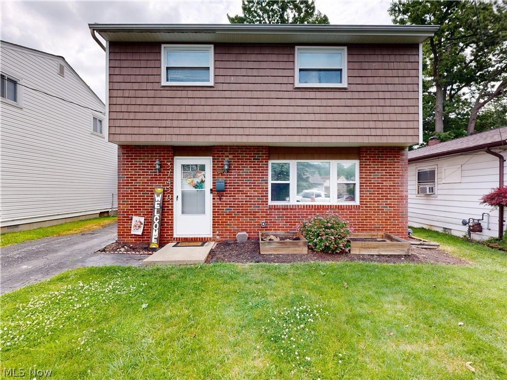 37450 Green Drive, Eastlake, OH 44095