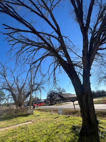 108 N Ash Street, Springtown, TX 76082