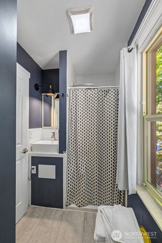 1225 E Jefferson Street, Seattle, WA 98122