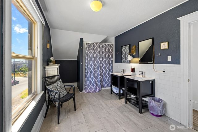 1225 E Jefferson Street, Seattle, WA 98122