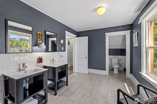 1225 E Jefferson Street, Seattle, WA 98122